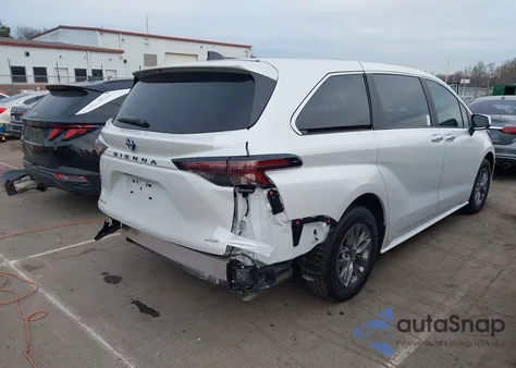 2025 Toyota Sienna Xle/Woodland Edition from USA, damaged, VIN 5TDYSKFC8SS194142